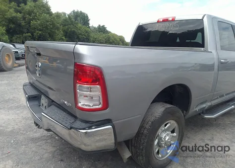 2022 Ram 2500 Big Horn 4X4 6'4 Box z USA, uszkodzony, nr VIN 3C6UR5DL2NG436027